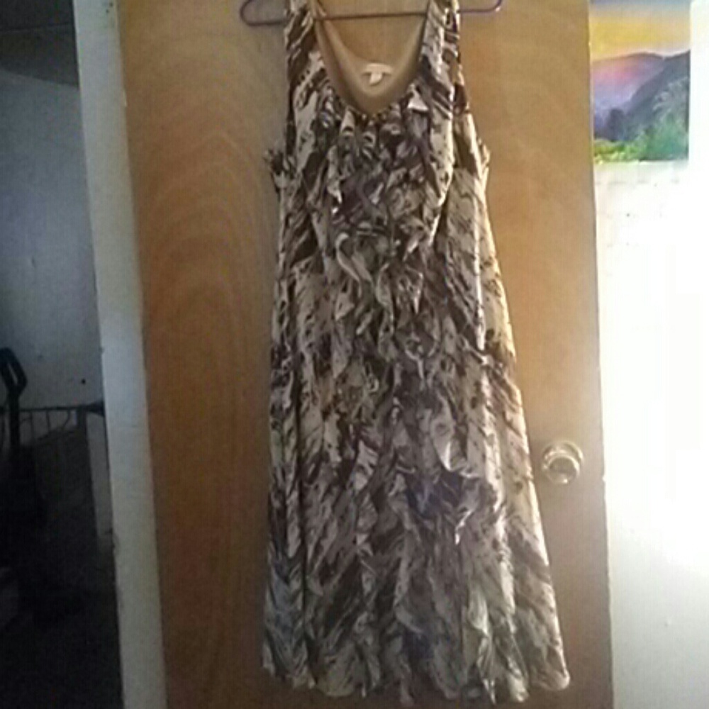 Ruffled long brown dress